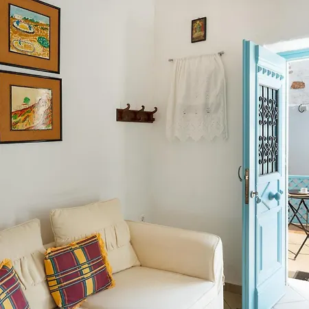 Karai Traditional House * Astypalaia